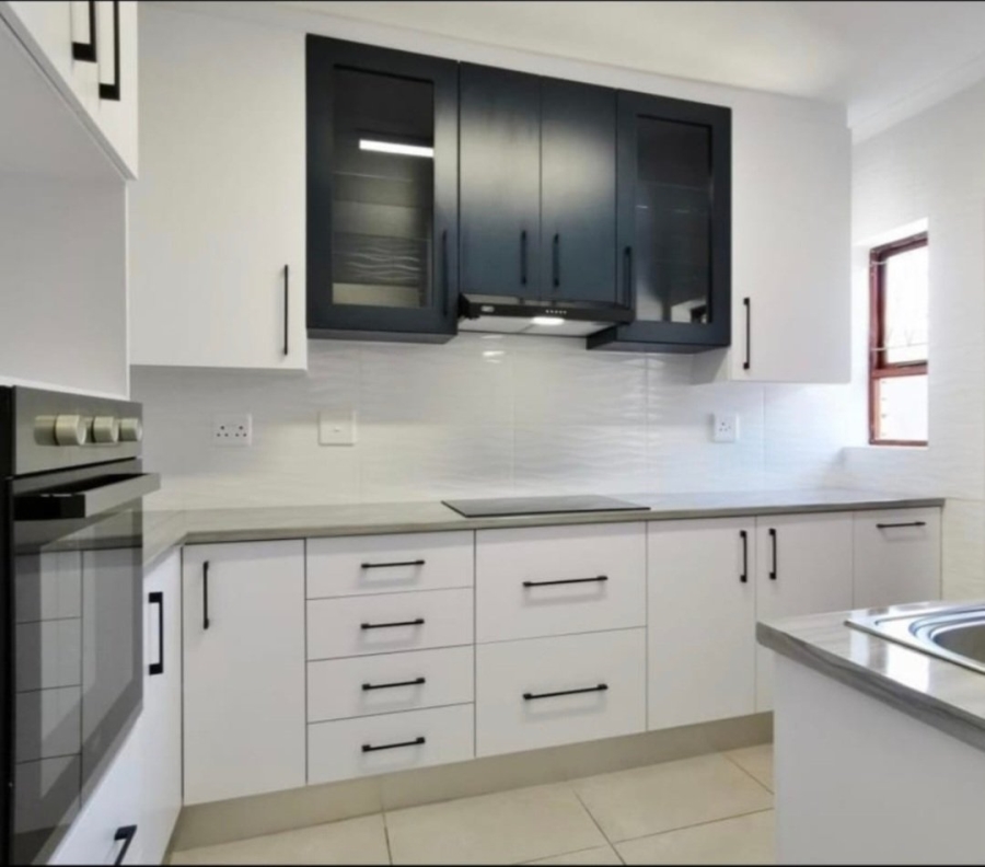 To Let 3 Bedroom Property for Rent in Charlo Eastern Cape